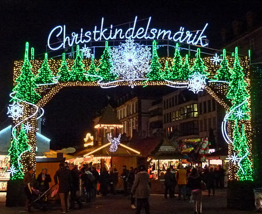 Strasbourg,_Christkindelsmärik_(11201408973)