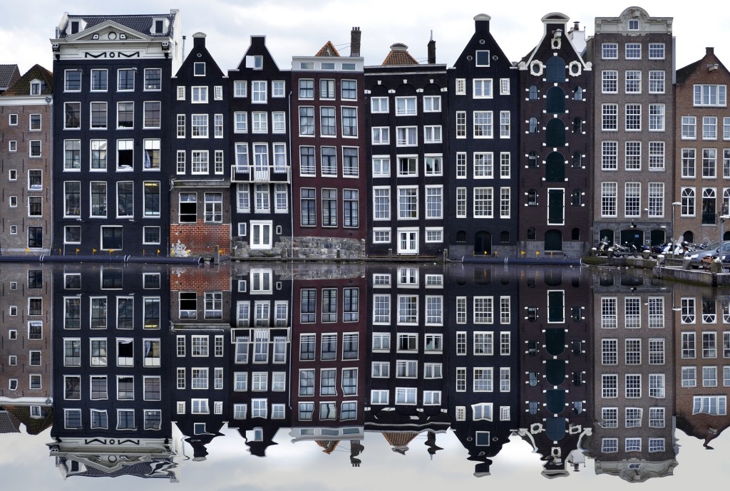 amsterdam-988047_1920